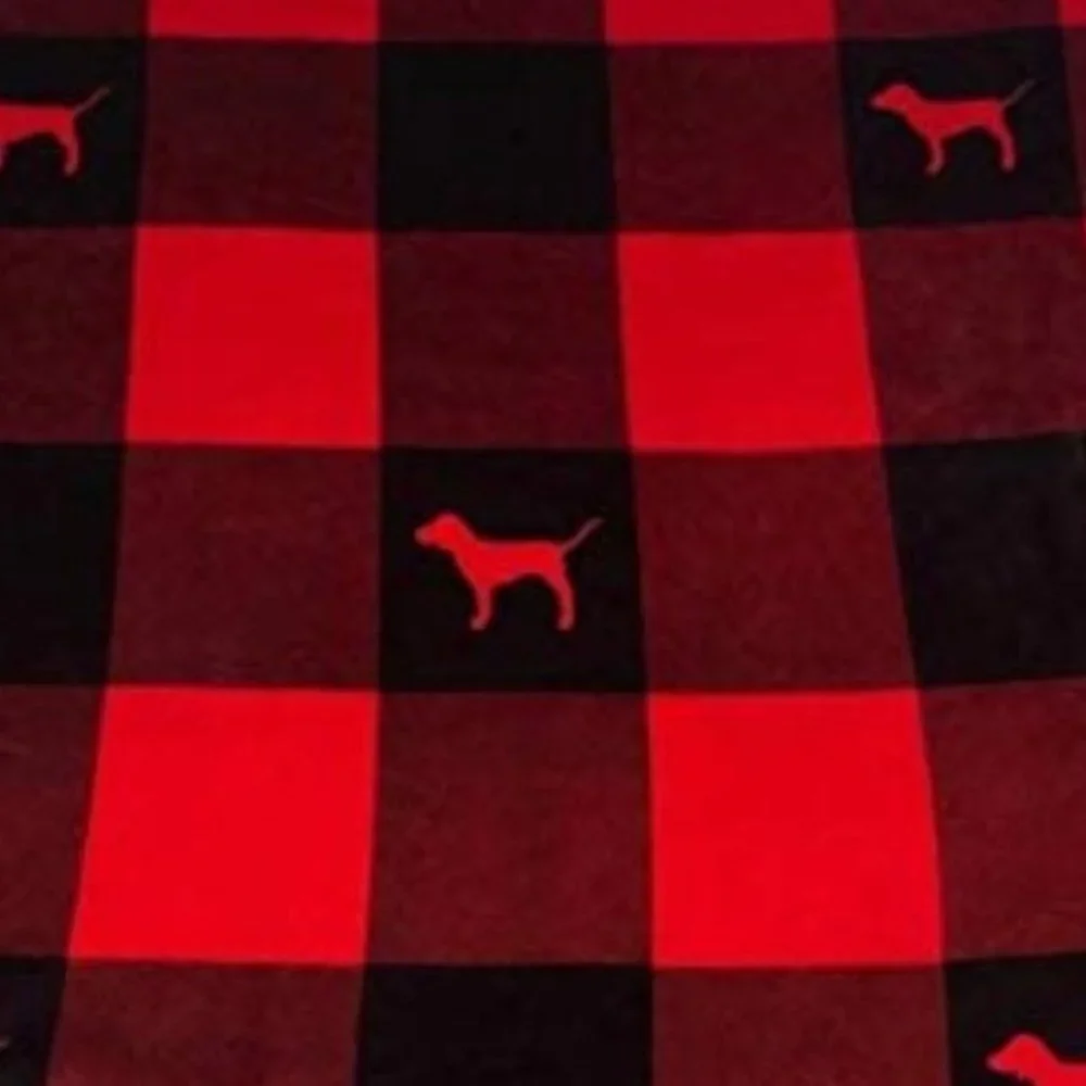 VS PINK Sherpa Blanket Red Black Plaid Perfect Valentine's Day Present NWT - Picture 5 of 13